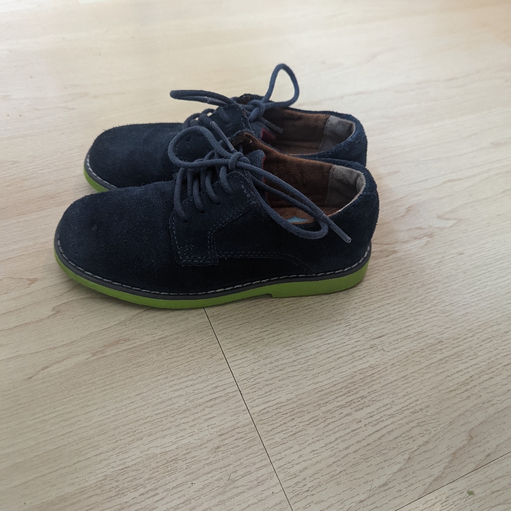 Florsheim kids dressy suade shoes size 11, worn only 2 times